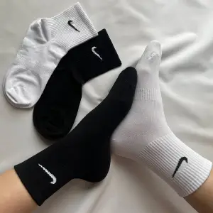 جوراب نیم ساق